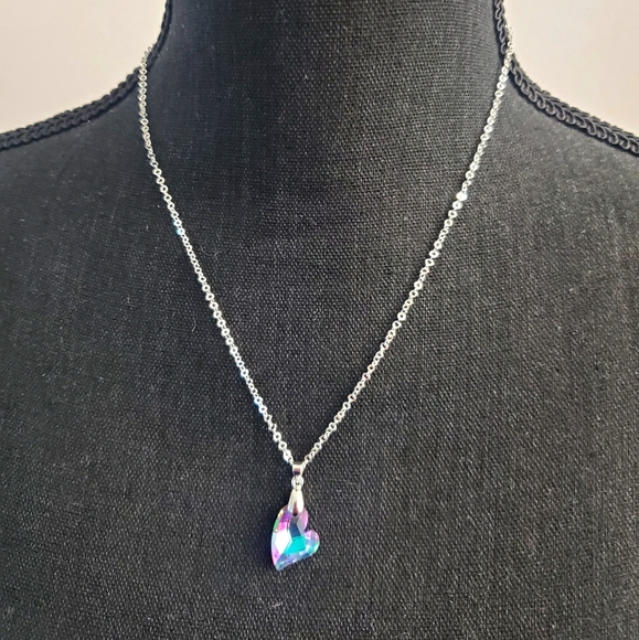 Natural Amethyst Heart Crystal Pendant Healing Quartz Pendant & Necklace - Picture 3 of 10